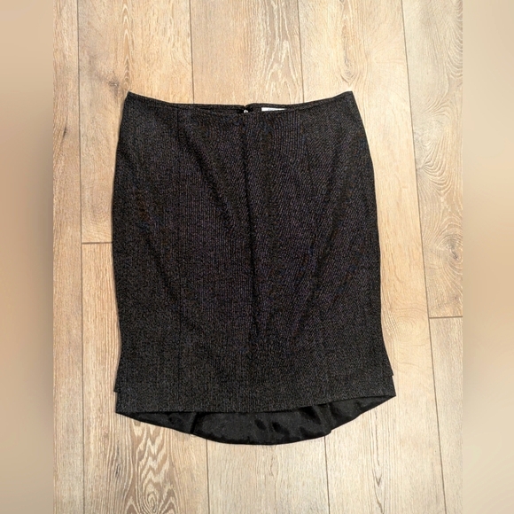 Pencil Skirt with Ruffle - Picture 4 of 4